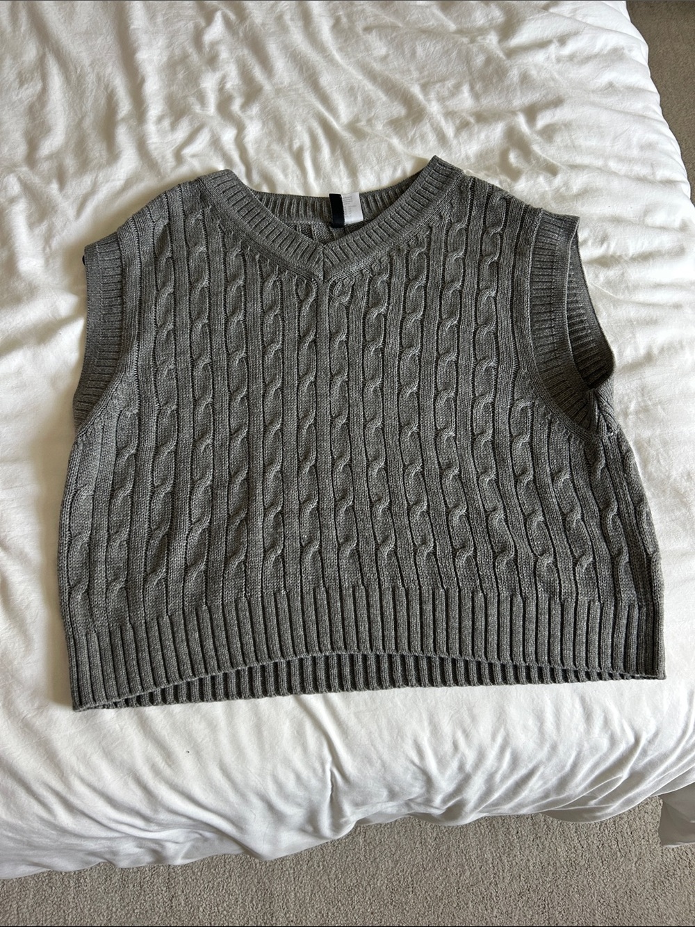 H&M Cable Knit V-Neck Sleeveless Sweater Vest - Gray